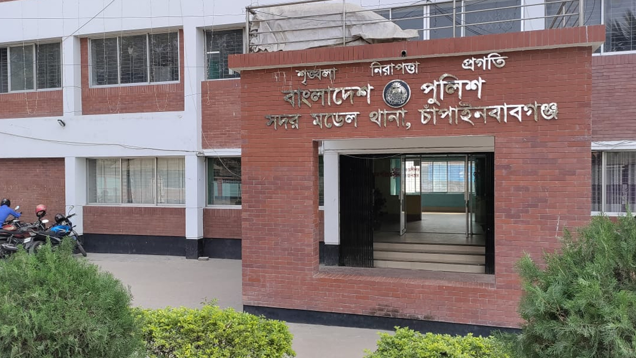 চাঁপাইনবাবগঞ্জে সড়ক দুর্ঘটনায় নিহত ১, আহত ২