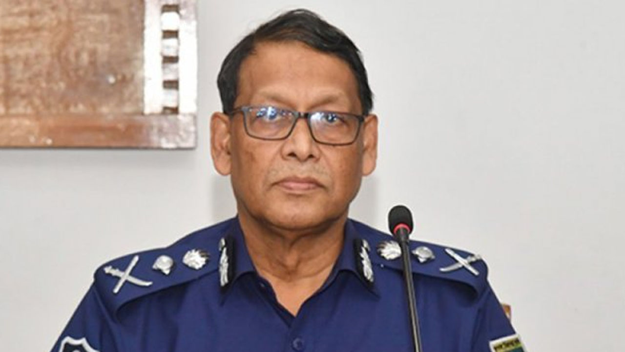 আইজিপি বাহারুলের বরখাস্ত চেয়ে প্রধান উপদেষ্টার কাছে আবেদন