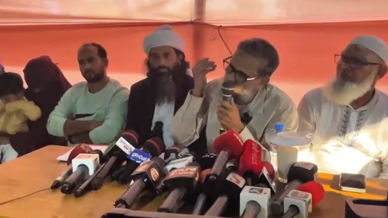 বেগম খালেদা জিয়ার জন্য দোয়া ও পা‌রিবা‌রিক কবর জিয়ারত