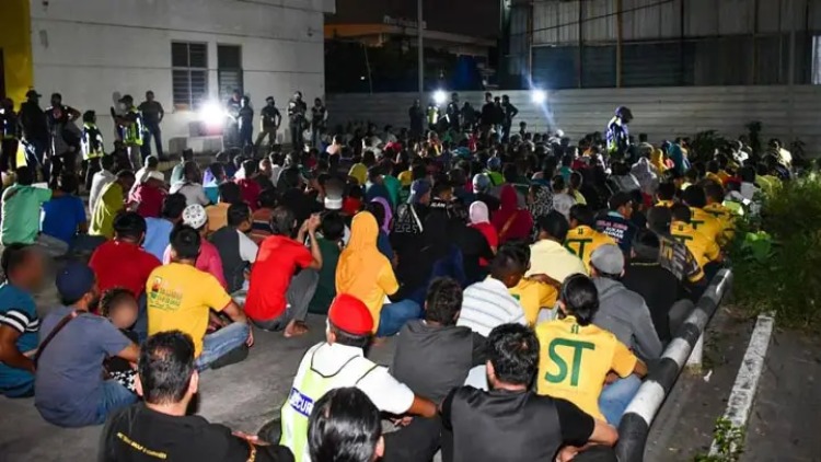 মালয়েশিয়ায় ৭৯ বাংলাদেশিসহ ৮৪৩ অবৈধ অভিবাসী গ্রেফতার