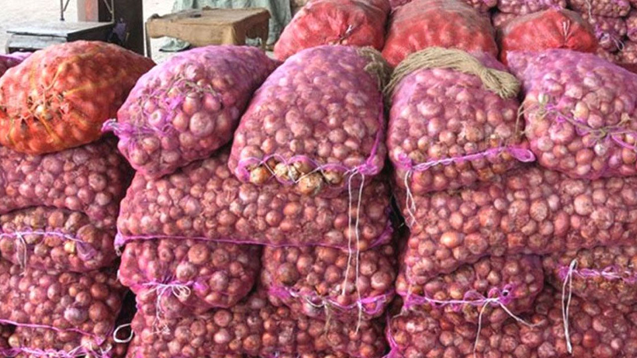 আবারও সীমিত আকারে পেঁয়াজ আমদানির অনুমতি দিচ্ছে সরকার