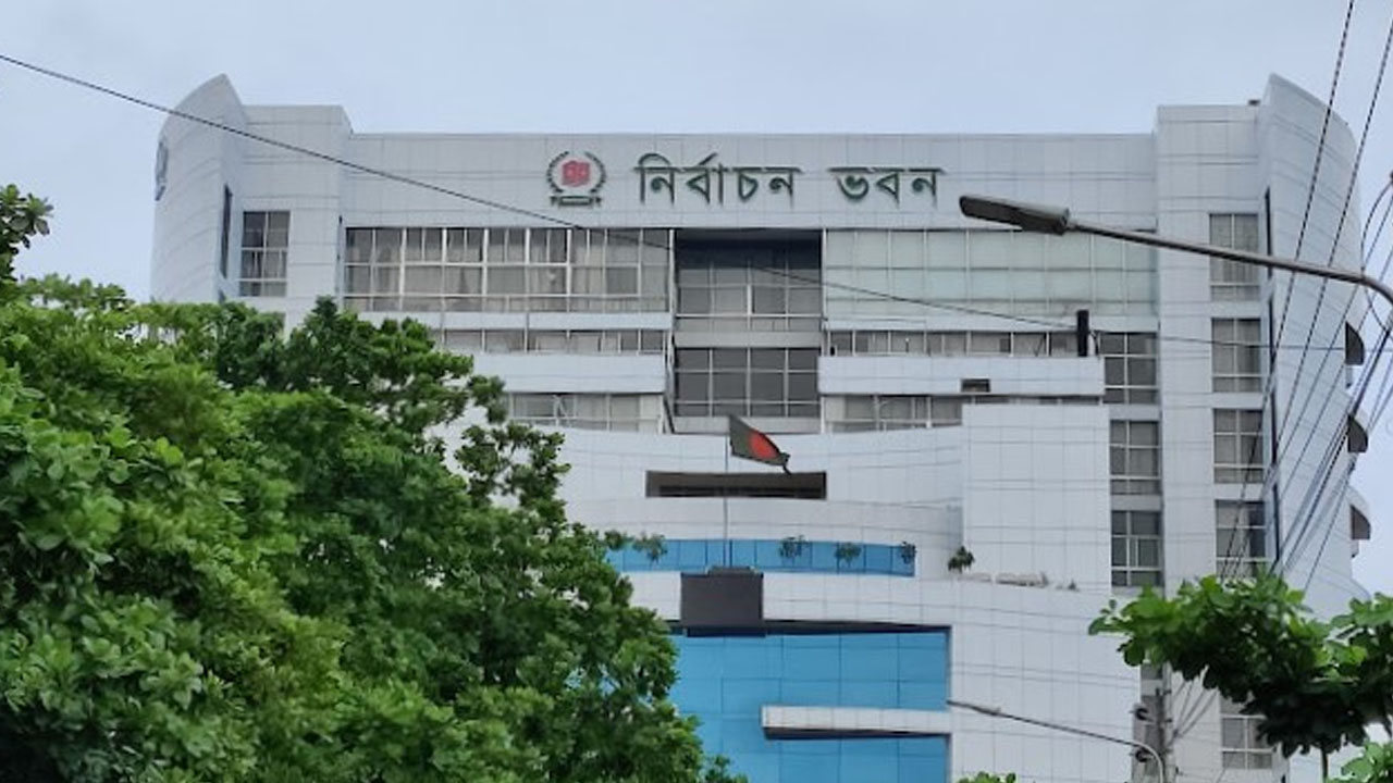 জাতীয় নির্বাচনে ভোটের সময় এক ঘণ্টা বাড়াল ইসি